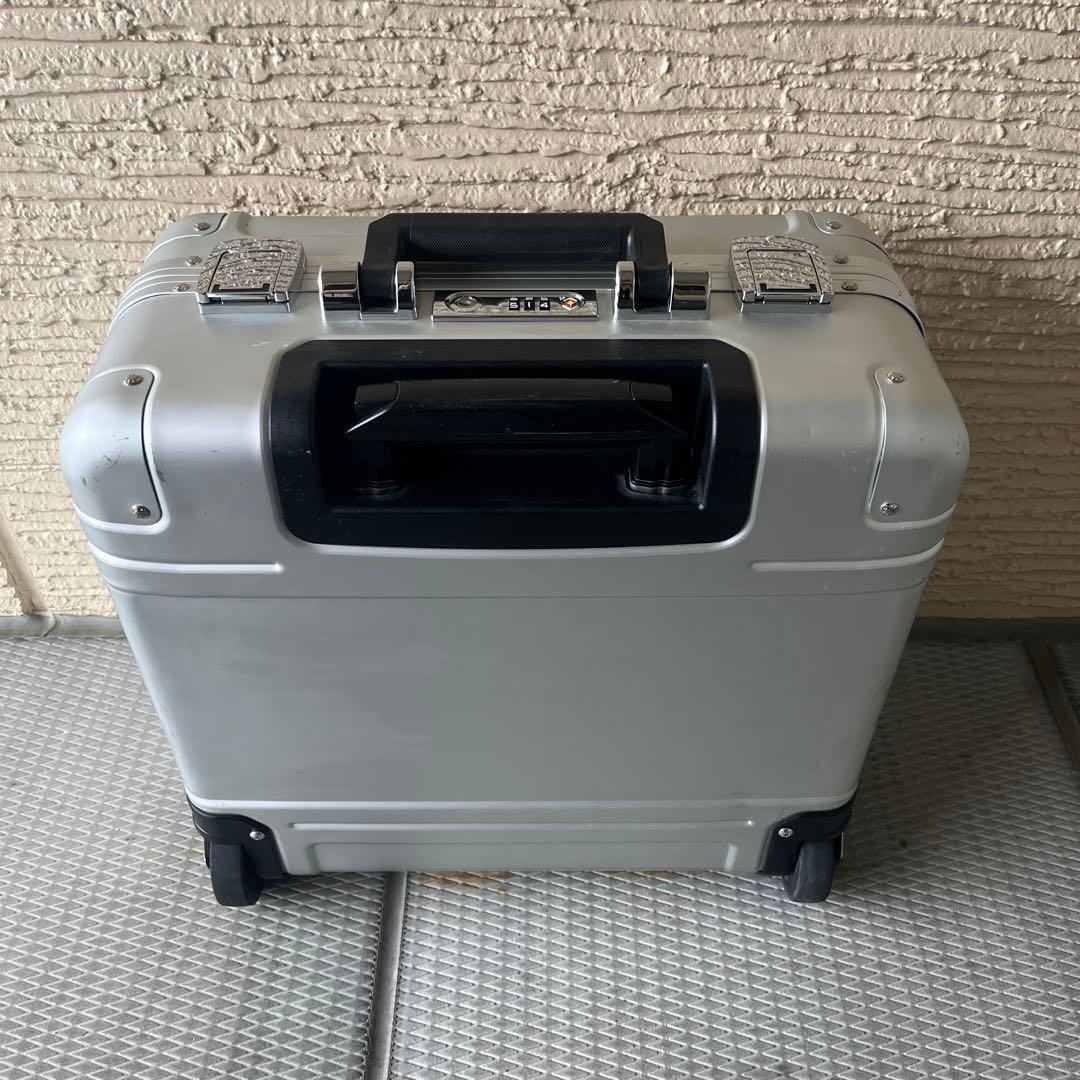 ゼロハリバートン　スーツケース