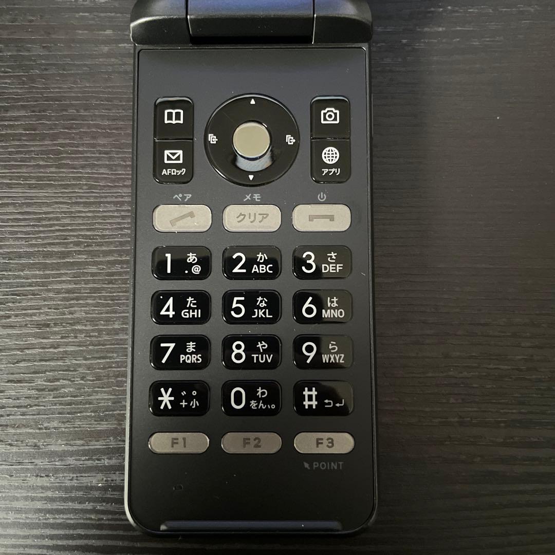 【未使用品】★通電確認済み★au GRATINA4G（BK） 本体 バッテリー付