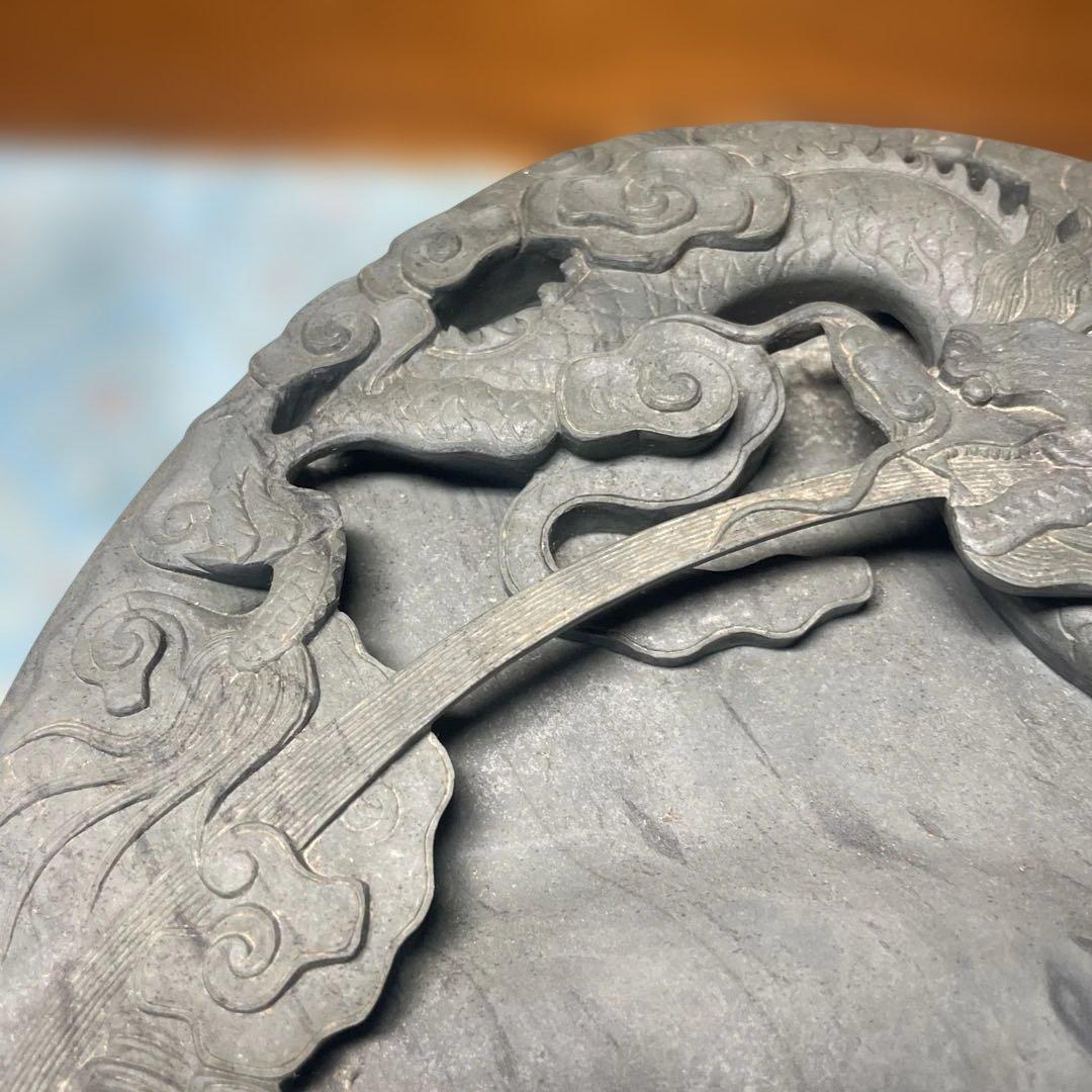 一点物　一枚岩大きな龍彫刻の石製硯