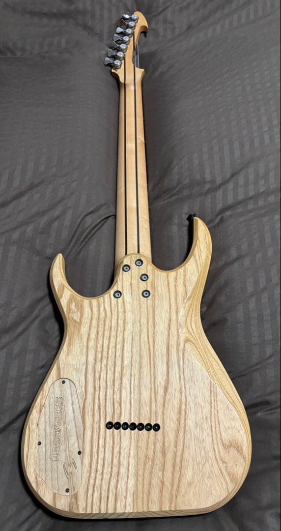 ギター Skervesen Raptor7