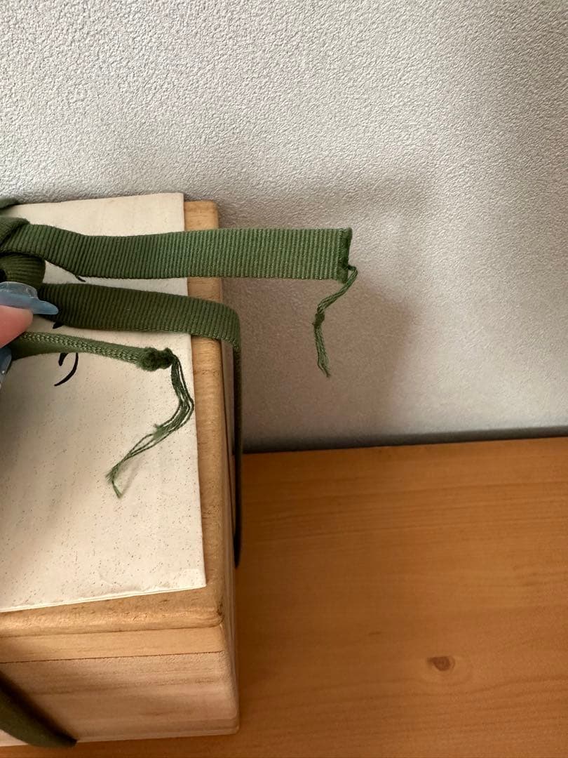 ★セール★井上萬二　人間国宝　青白磁彫文  香炉　笹