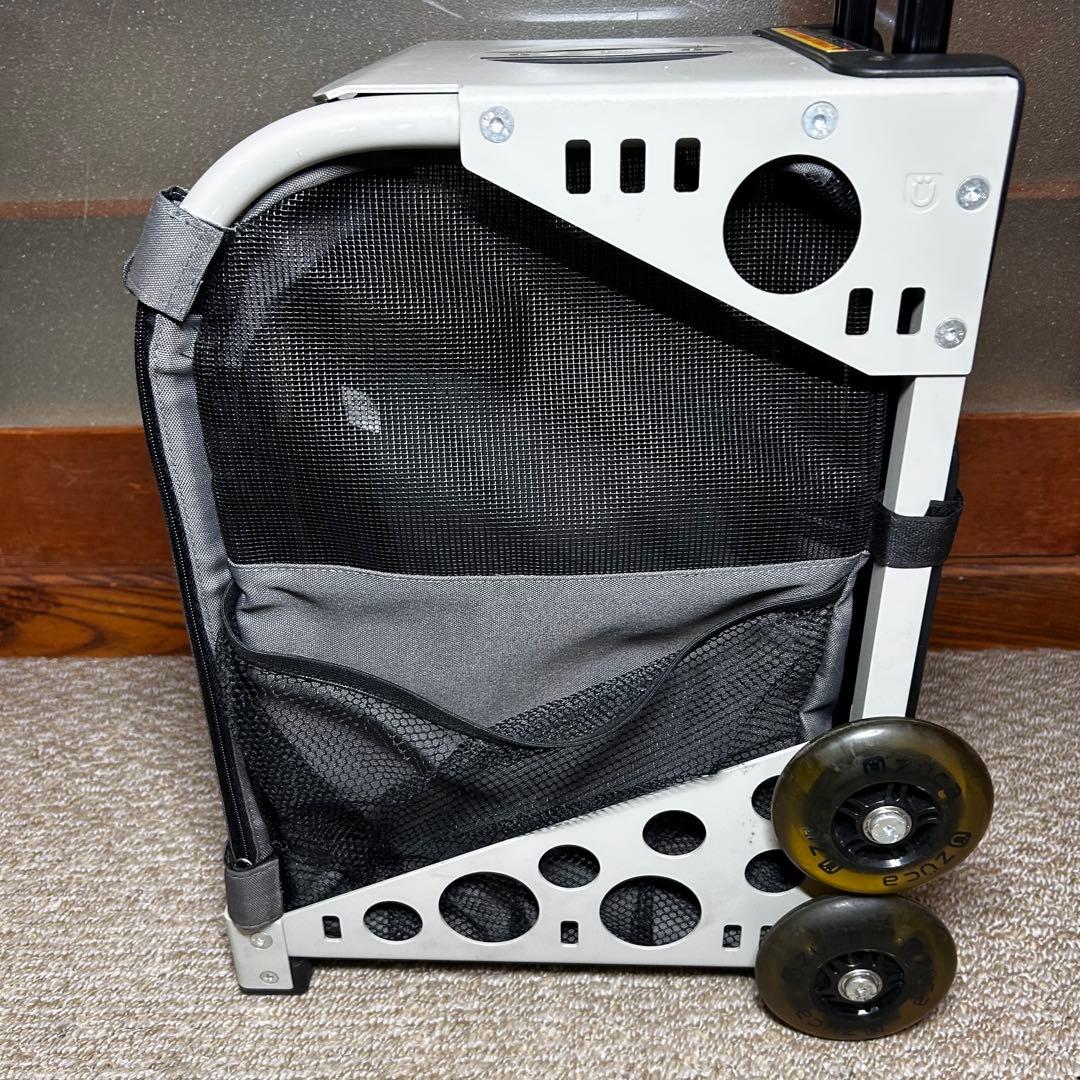 ZÜCA ズーカ　ブラック 座れる　キャリーケース　人気