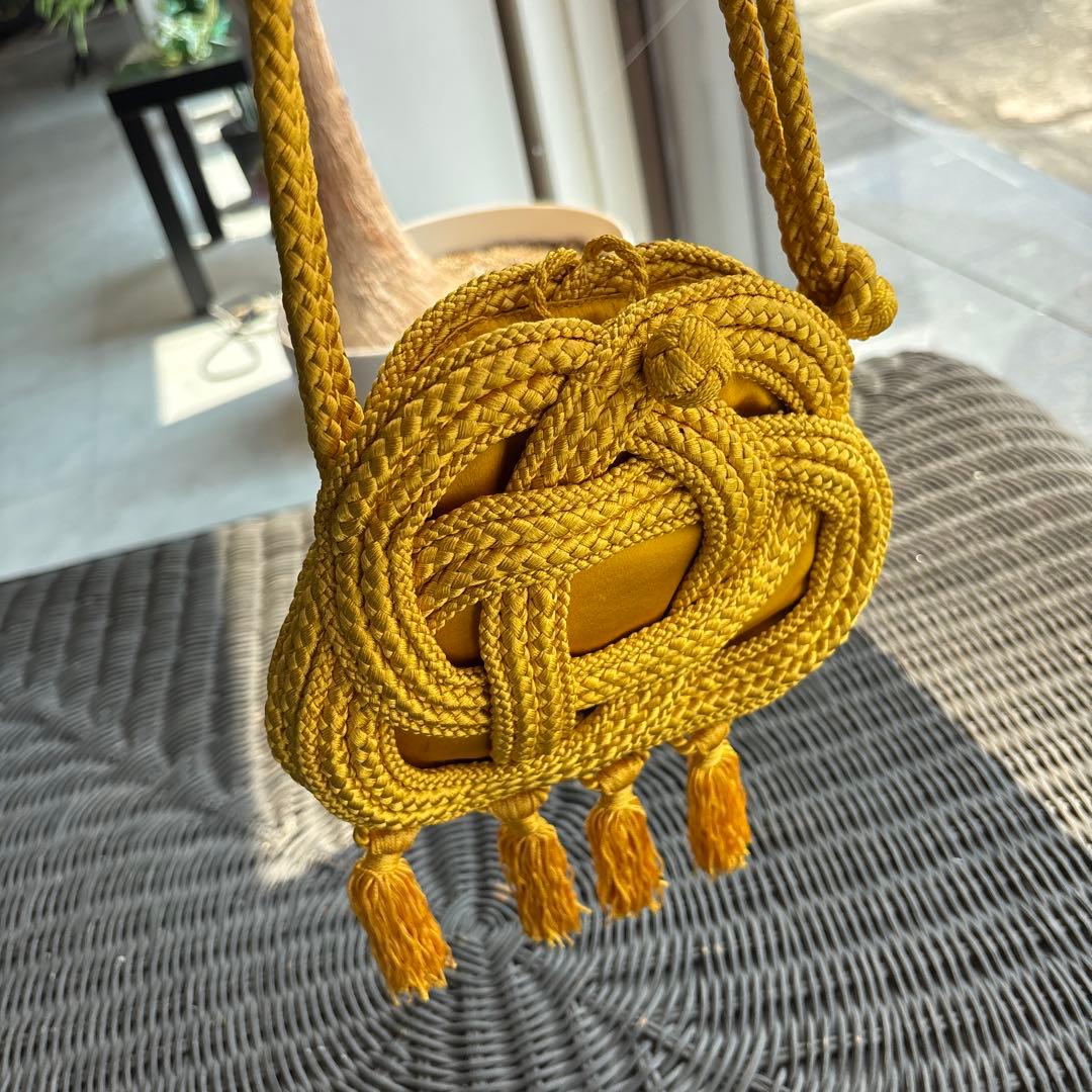 BOTTEGAイエロー 編み込みデザイン バッグ フリンジ付き