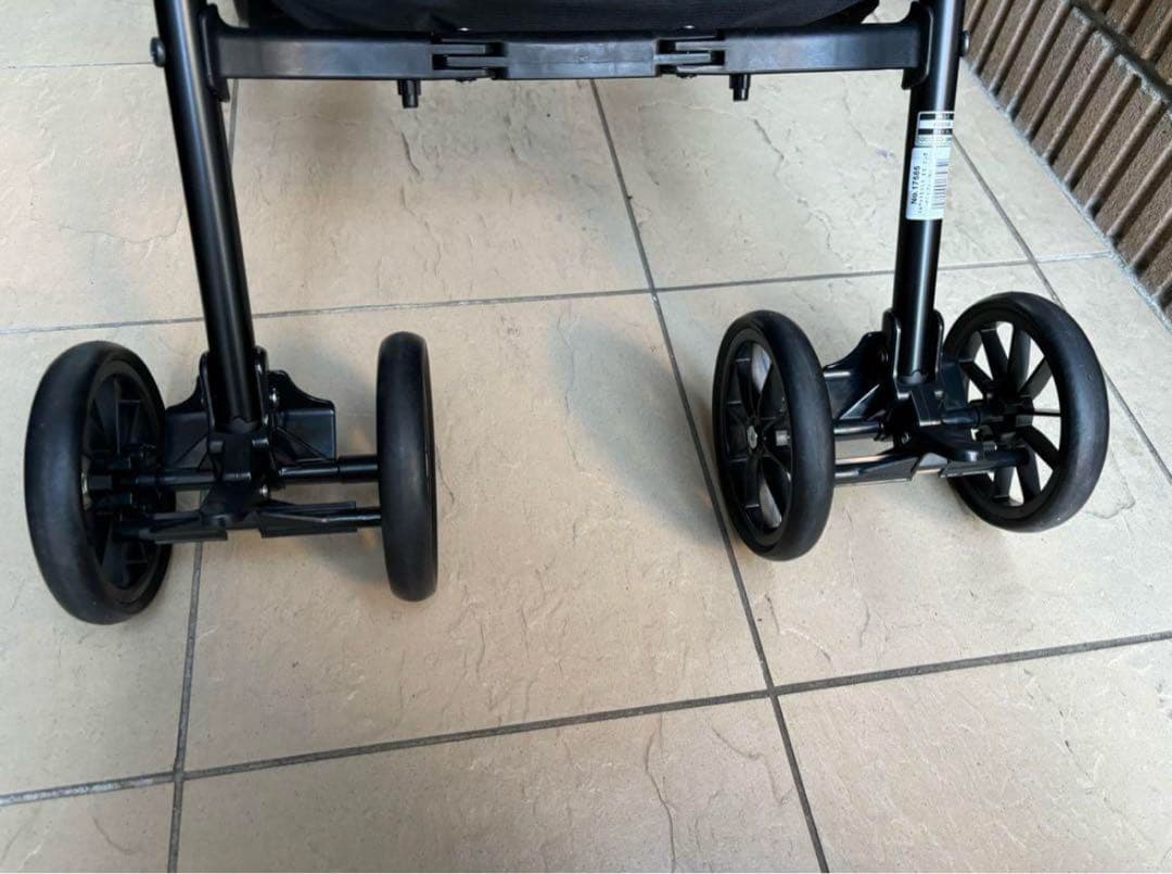 【美品】コムペット ミリミリ EG ロング Dスターブラックエッグクッション