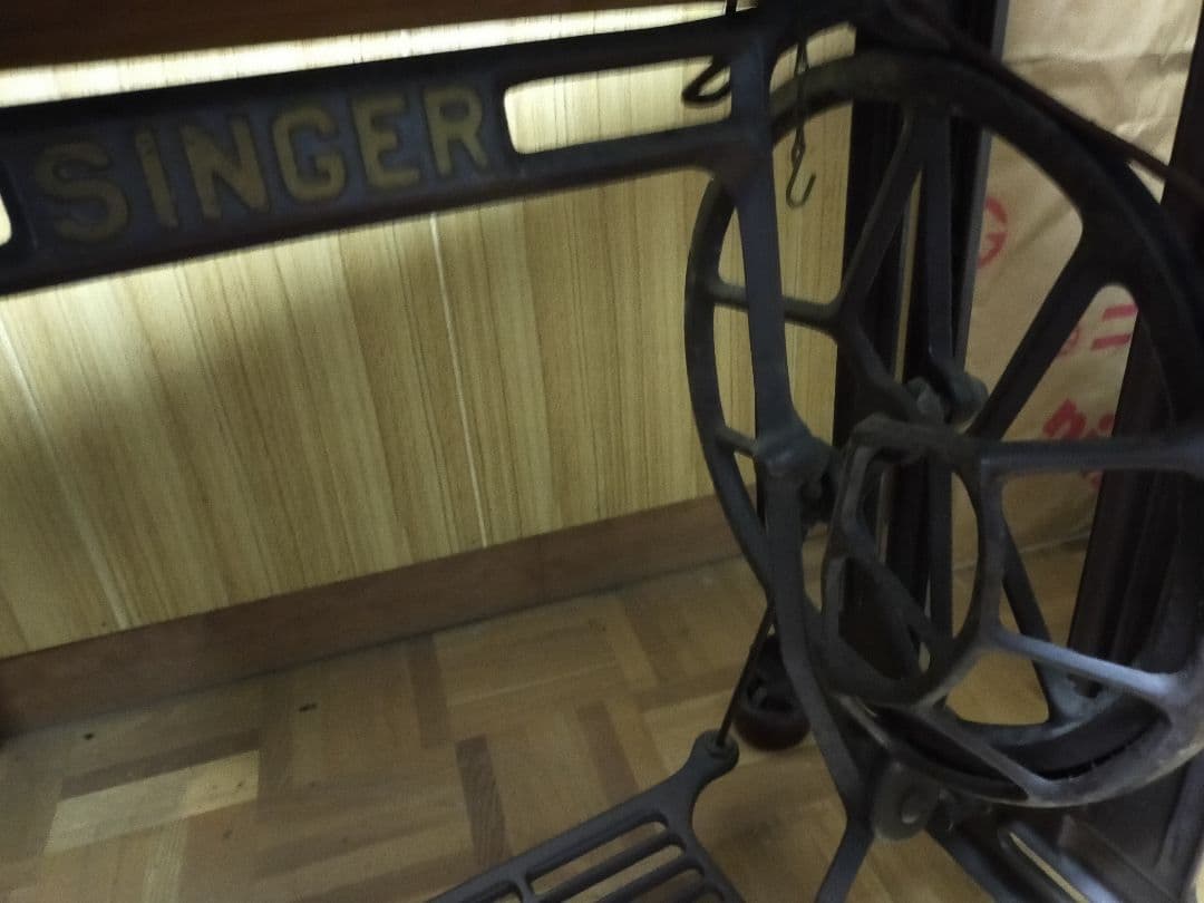 足踏みミシン　SINGER