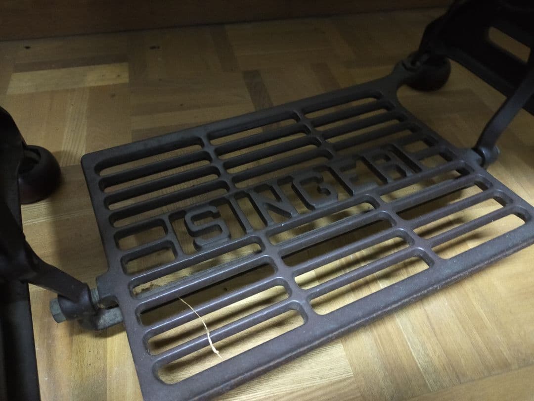 足踏みミシン　SINGER