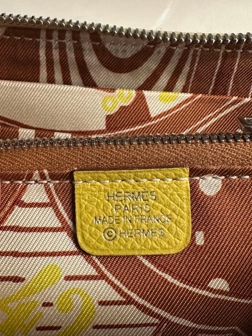 エルメス アザップコンパクト シルクイン ケース