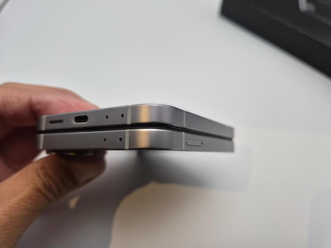 Samsung Galaxy Z Flip6 本体