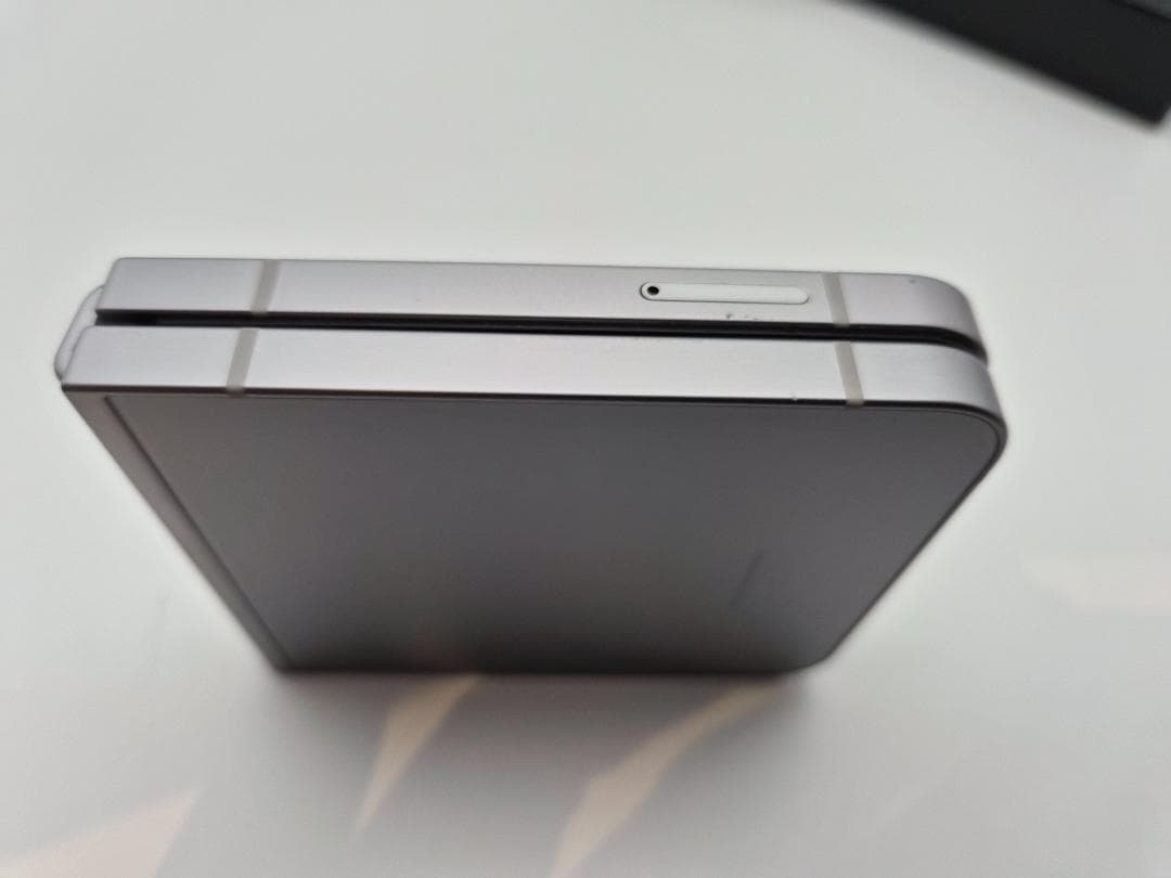 Samsung Galaxy Z Flip6 本体