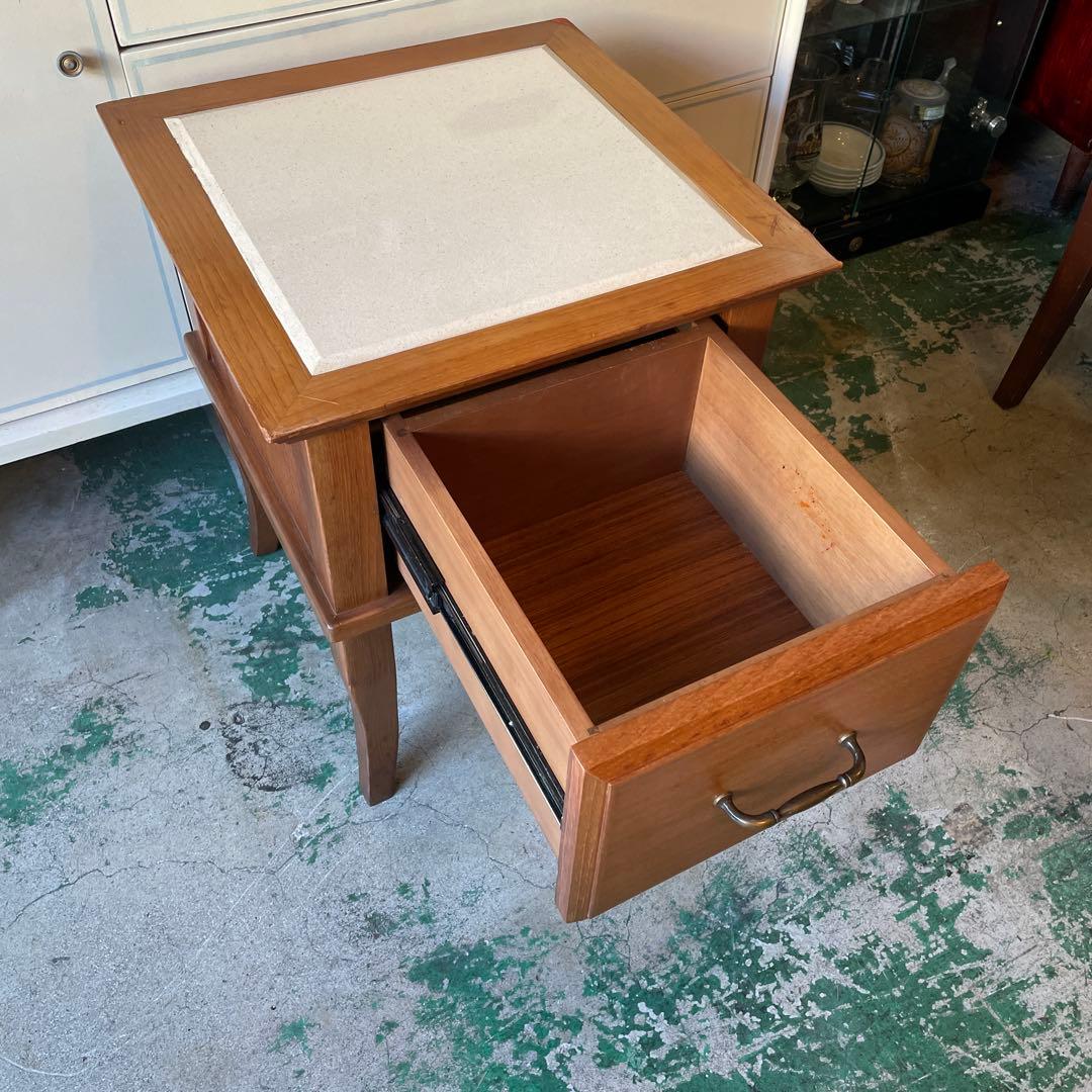 イタリア製・大理石サイドテーブル