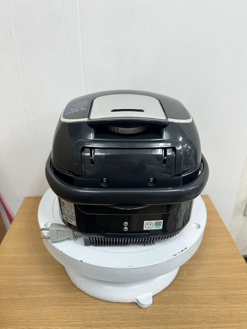 象印 IH炊飯器 NP-RT05（3合炊き）プラチナ厚釜／ブラック 2024年製
