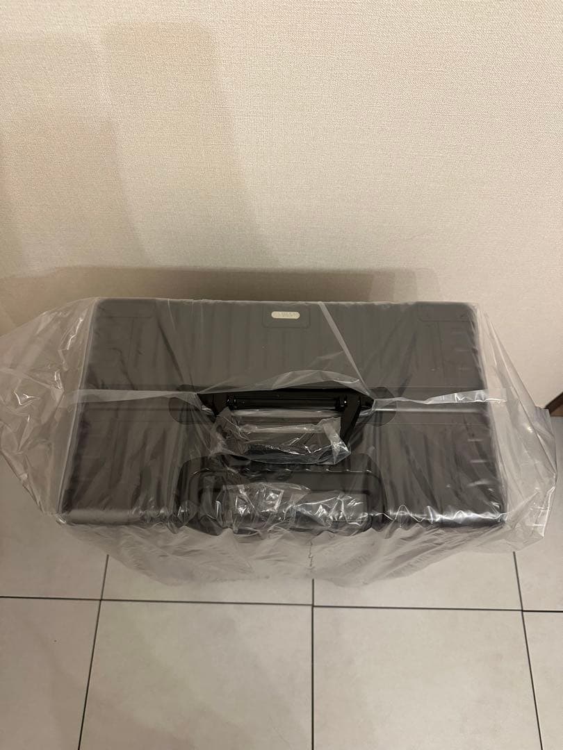 キャリーケース　ブラックLサイズ　アルミニウムボディ