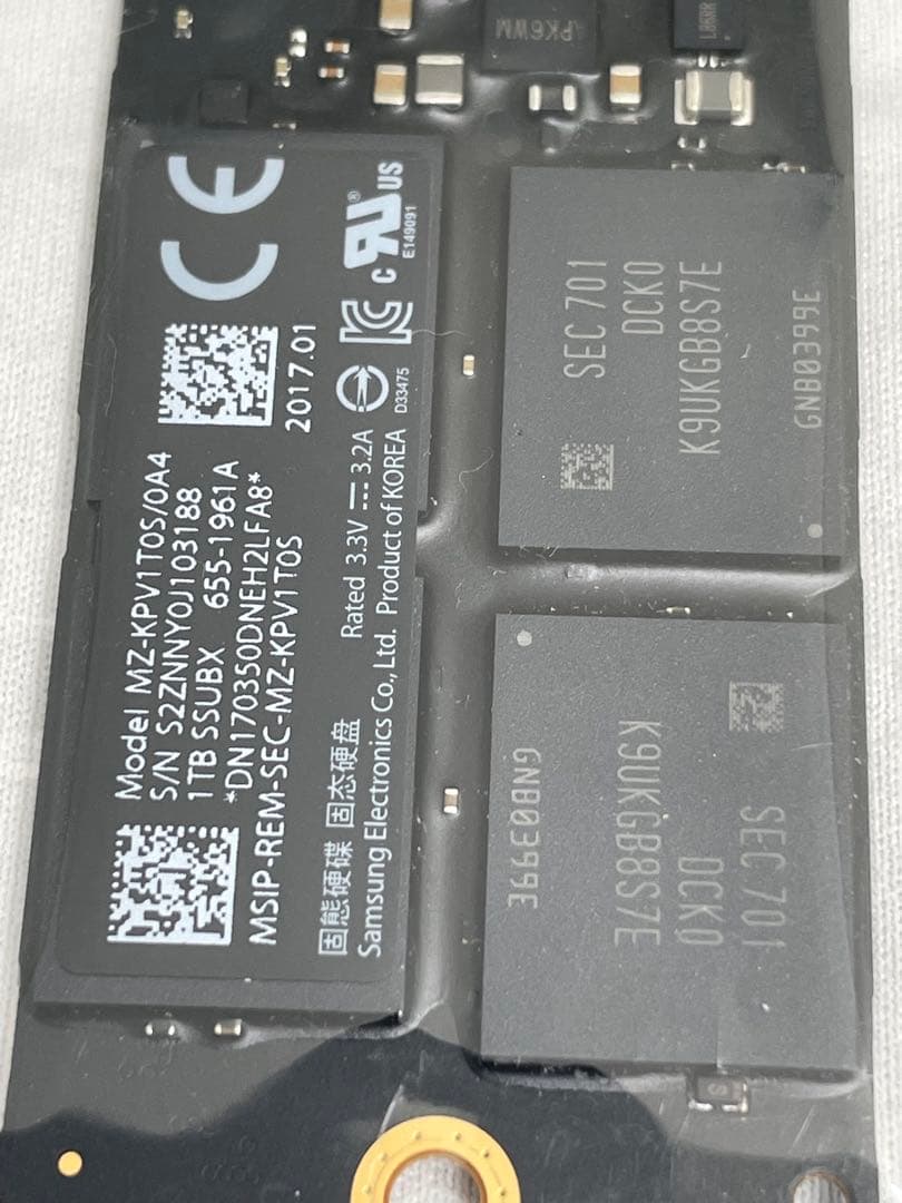 内蔵型SSD Apple SSD (256GBx5)(512GBx5)(1TBx1)