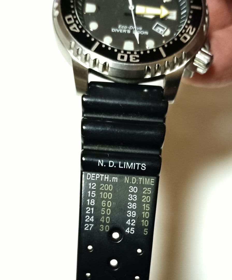 シチズン エコドライブ ダイバーズ E168-S100623 黒 状態良好