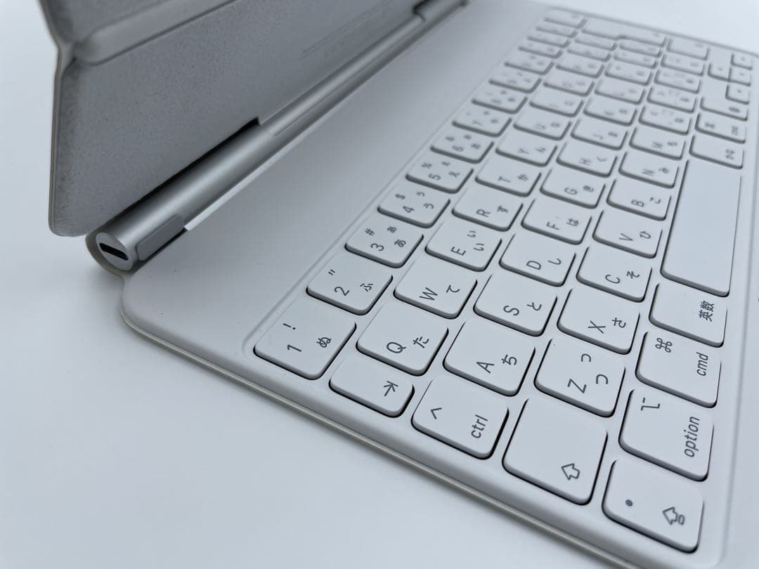 11インチiPad Magic Keyboard 日本語 ホワイト