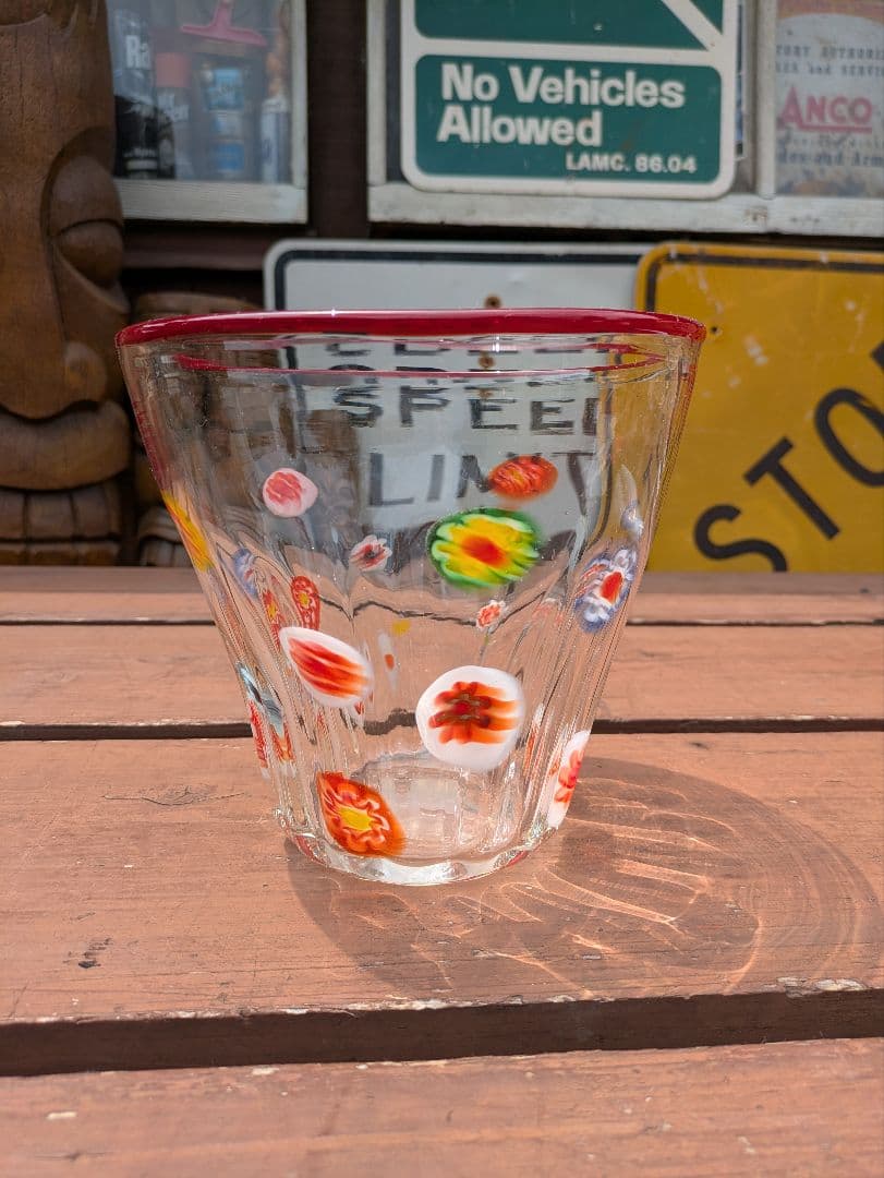 お洒落な花柄 赤縁 ガラス容器　インテリア