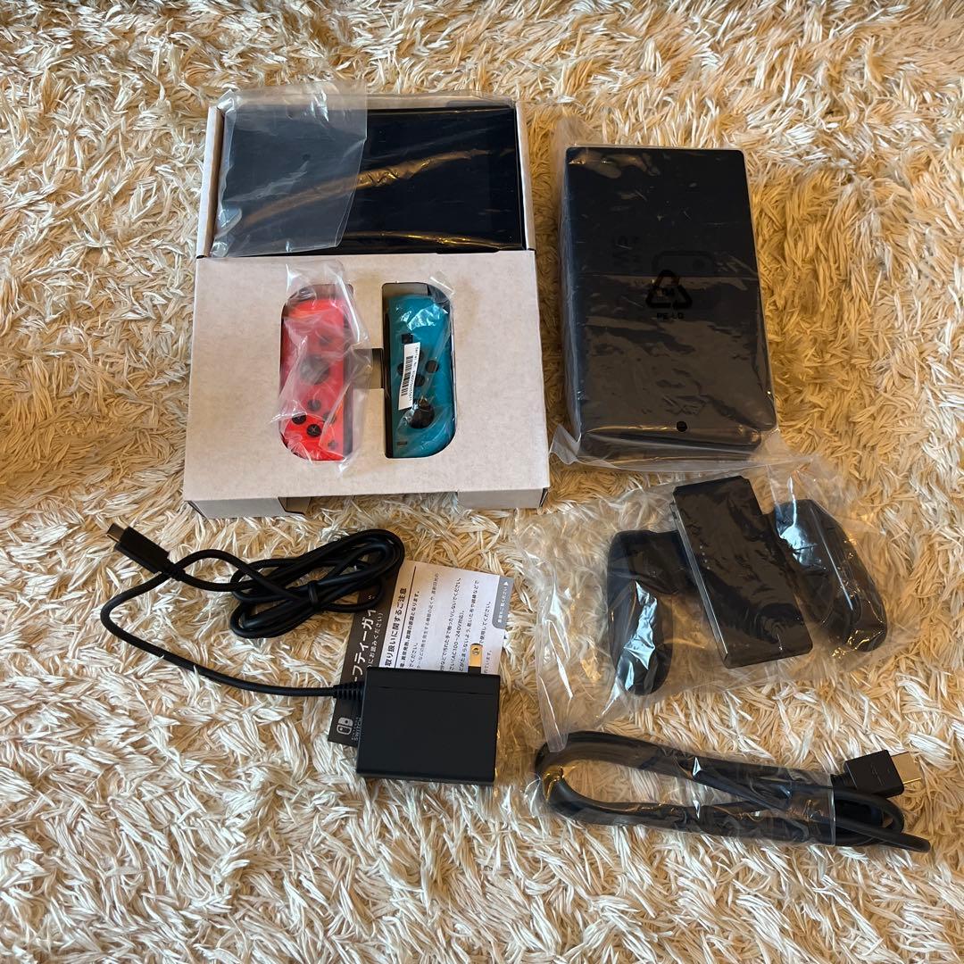 Nintendo Switch 本体 レッドブルー ジョイコン