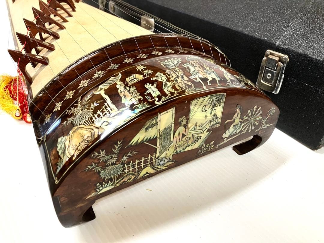 ベトナム民族楽器◆ダン・トラン◆17弦 螺鈿細工 替え弦／琴爪／ハードケース付