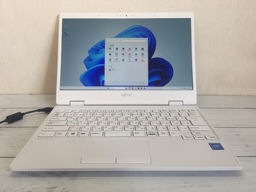富士通 MH35/D2 13.3型/SSD/Office2024/Win11