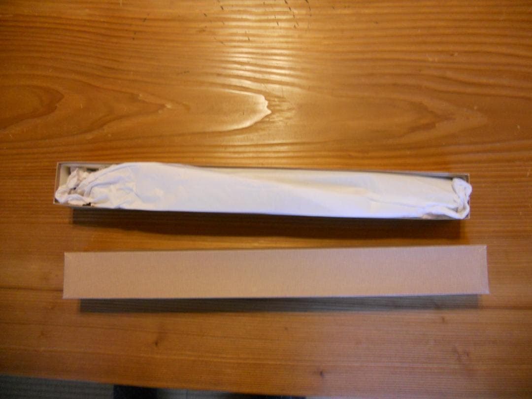 掛け軸 尾崎春秋 柿に目白 絹本 希少 軸装 茶道具 掛軸 美品 です。