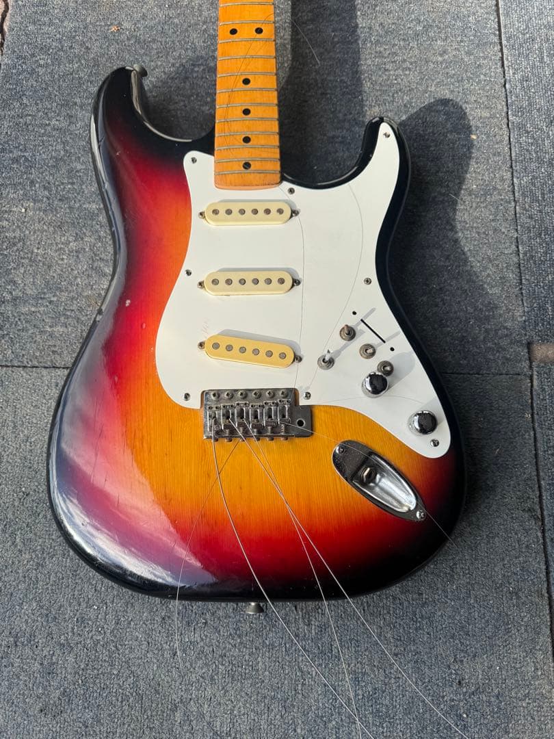 ストラトキャスター サンバースト