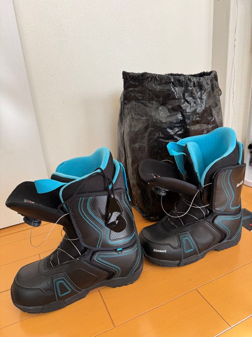キスマーク　スノーボードブーツ ブラック/ブルー