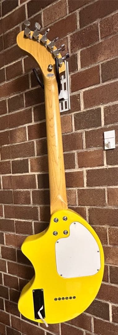 美品フェルナンデス ZO-3ギター イエロー、メトロノーム機能付きチューナー等