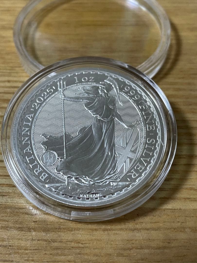 ブリタニア銀貨１オンス純銀999