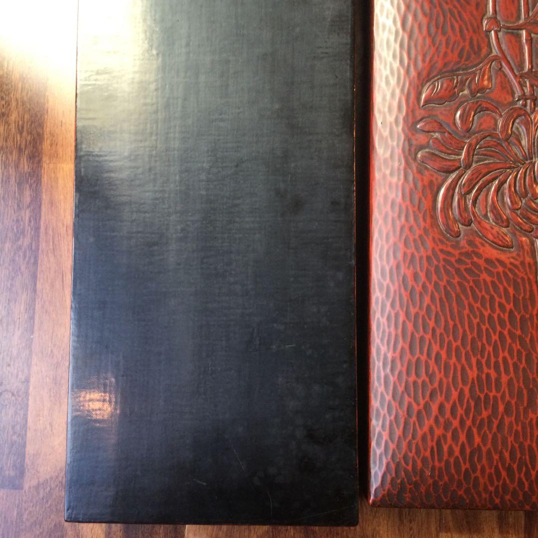 鎌倉彫の箱、菊彫刻施し