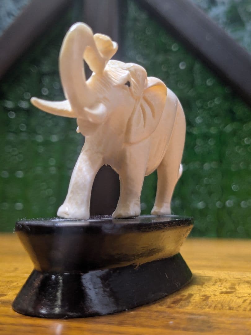 アンティーク 置物 オブジェ象の彫刻 オーナメント象牙風