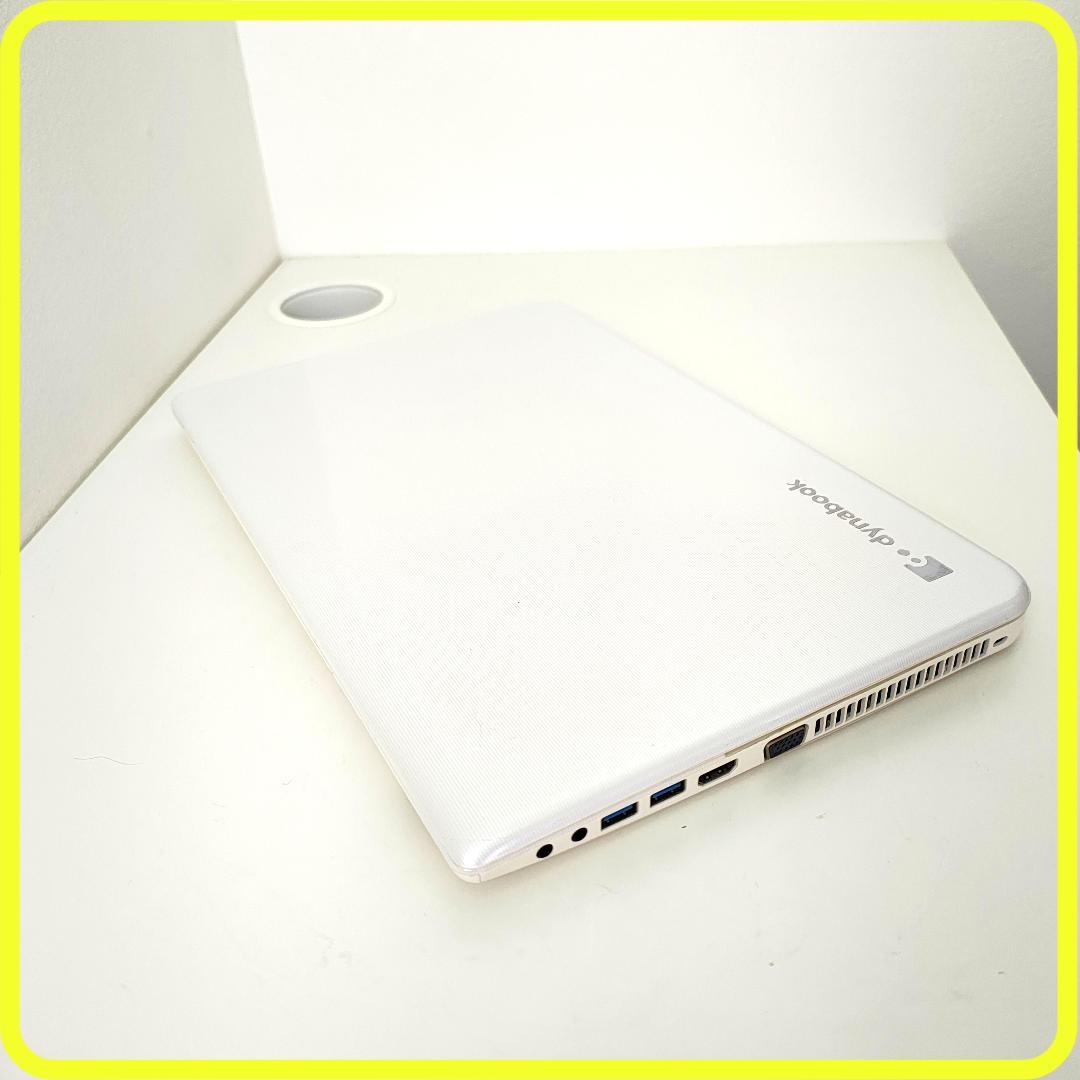 白　新品SSD256⭐️windows11　ノートパソコン　office　720