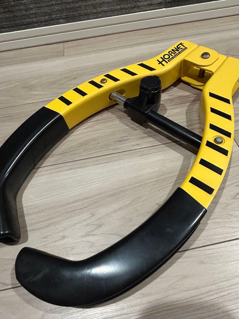 HORNET タイヤロック 鍵付き 防犯ステッカー付き