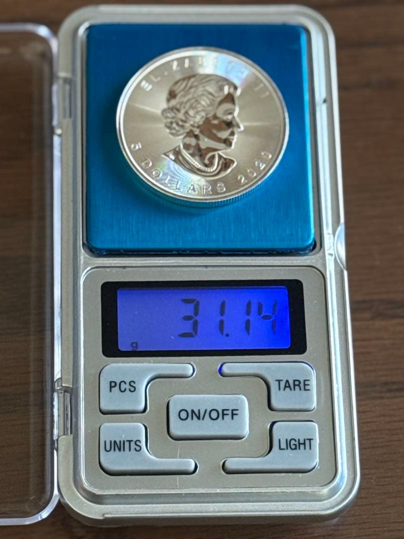 【純銀1oz】カナダ メイプルリーフ 9999 31.1g カプセル付