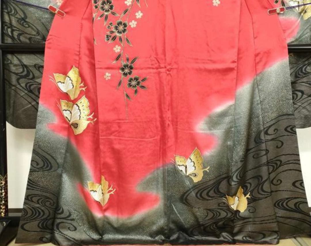 振袖 フルセット6点サイズM〜L赤黒蝶模様 金駒刺繍　正絹売り切り終了