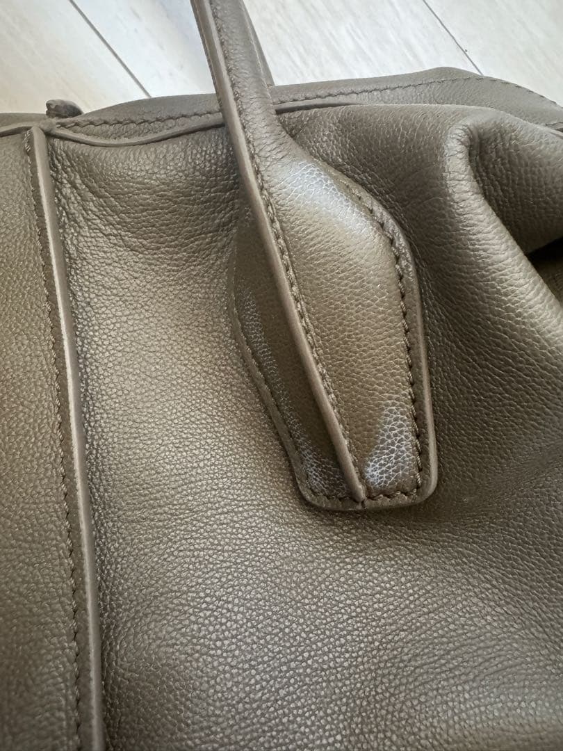 【TOD's】最終お値下げ本日限りオリーブグリーン レザートートバッグMサイズ