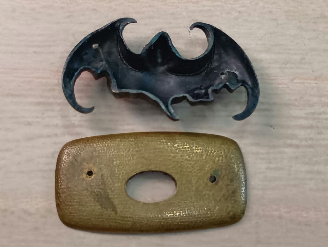 煙草入れ／蝙蝠前金具／在銘あり