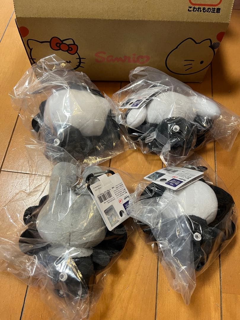 ミャクミャク　なりきりぬいぐるみ　(BC)ブラック 4体　サンリオ　カラビナ