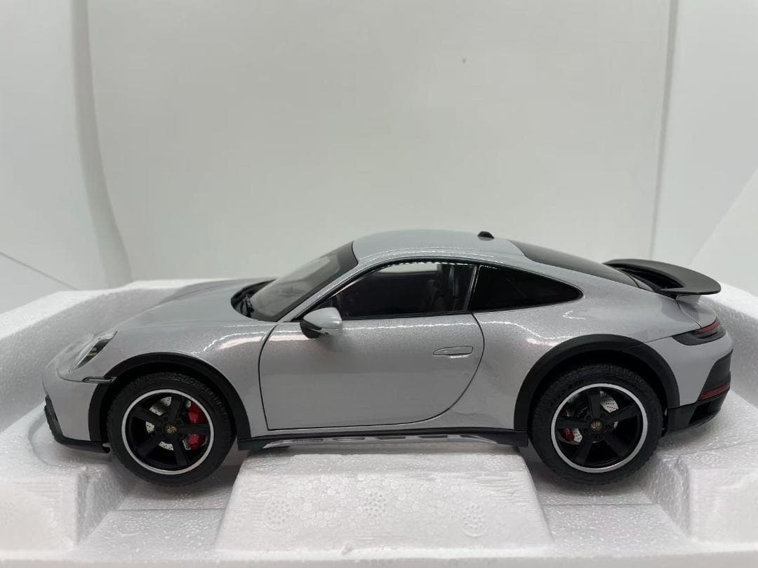 304-047 ノレブ 1/18 ポルシェ 911 Dakar 2023