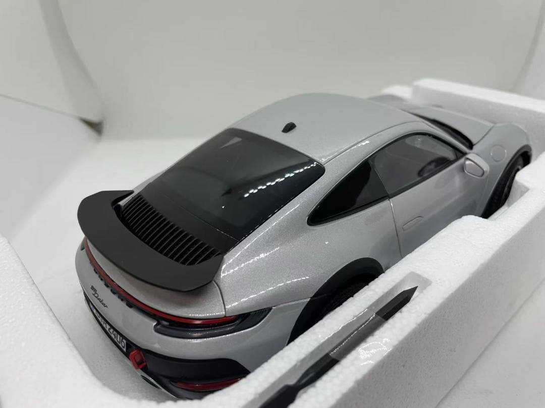304-047 ノレブ 1/18 ポルシェ 911 Dakar 2023