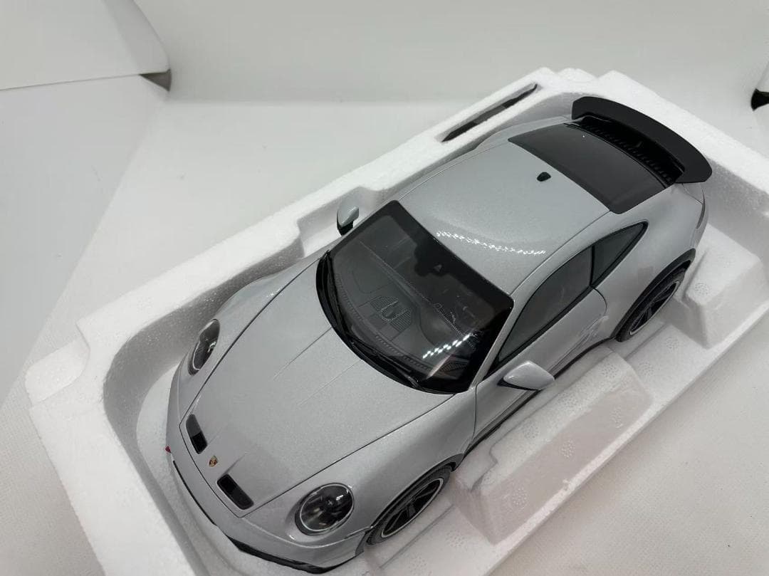 304-047 ノレブ 1/18 ポルシェ 911 Dakar 2023