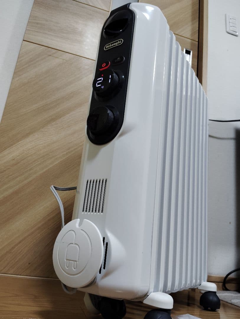 みちさん専用【極美品✨️】デロンギ アミカルドオイルヒーターRHJ35M1015