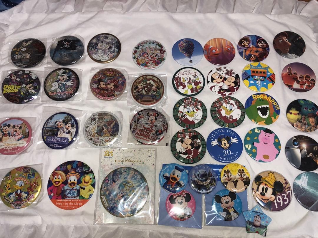 限定ディズニー缶バッジ67個セットまとめ売り