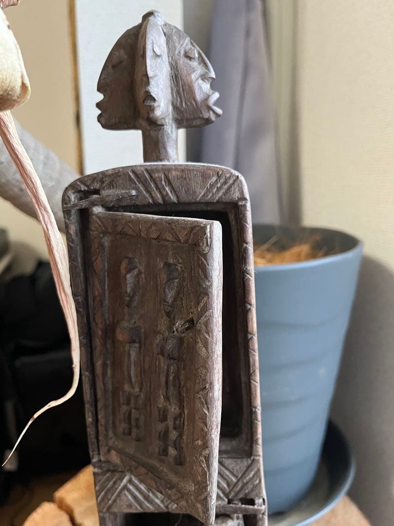 ドゴン族　薬箱　アフリカンアート 木製彫刻