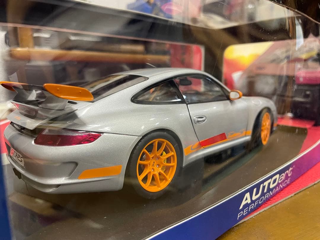 オートアート　ポルシェ997 GR3 RS