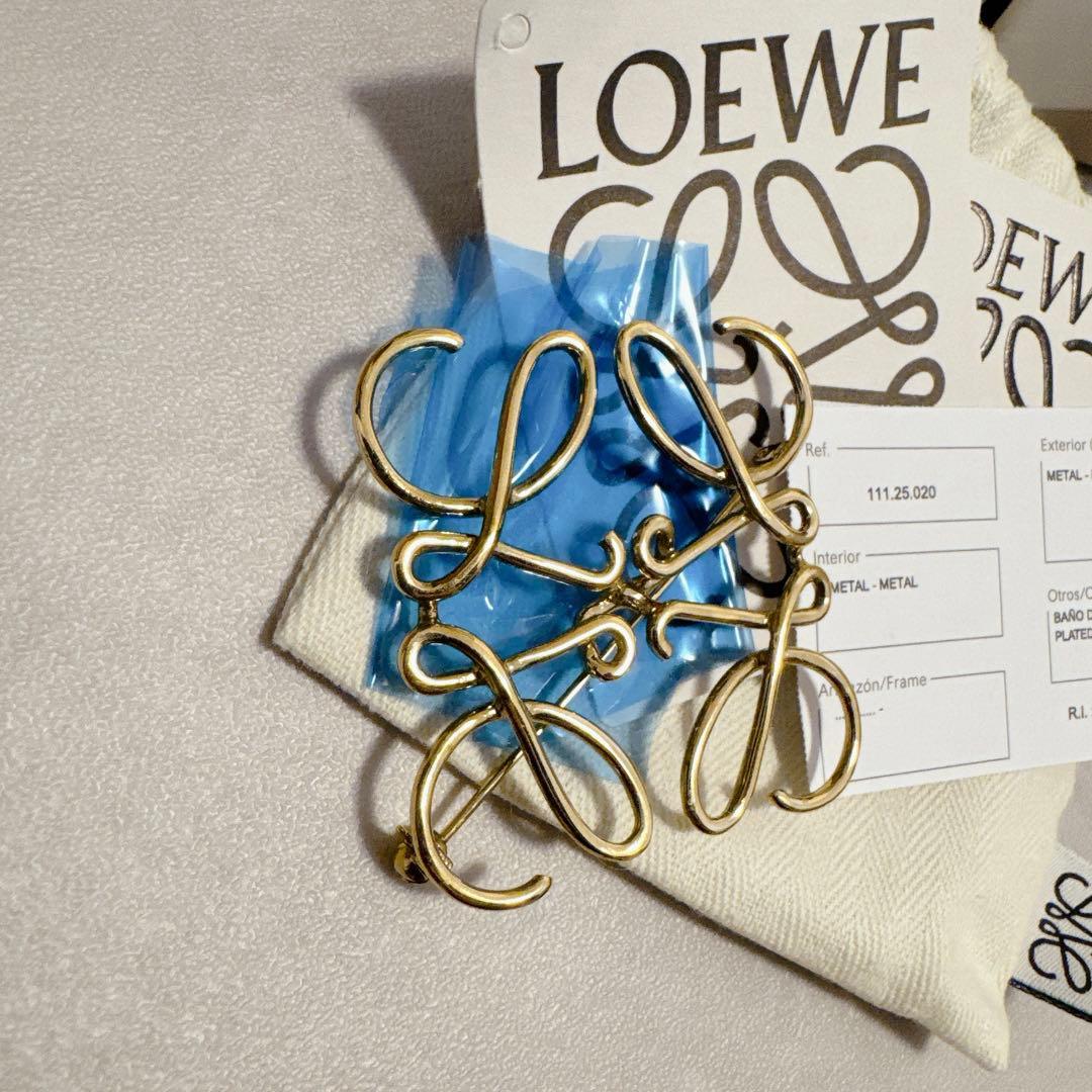 LOEWE＊ゴールド ブローチ