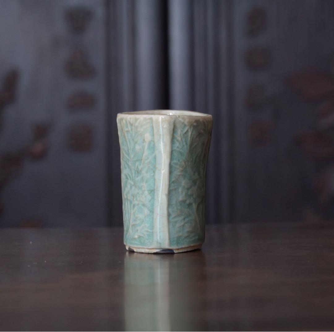 江戸時代　前期　古伊万里　古九谷様式　青磁牡丹文　猪口　筒盃　酒器　ぐい呑　盃