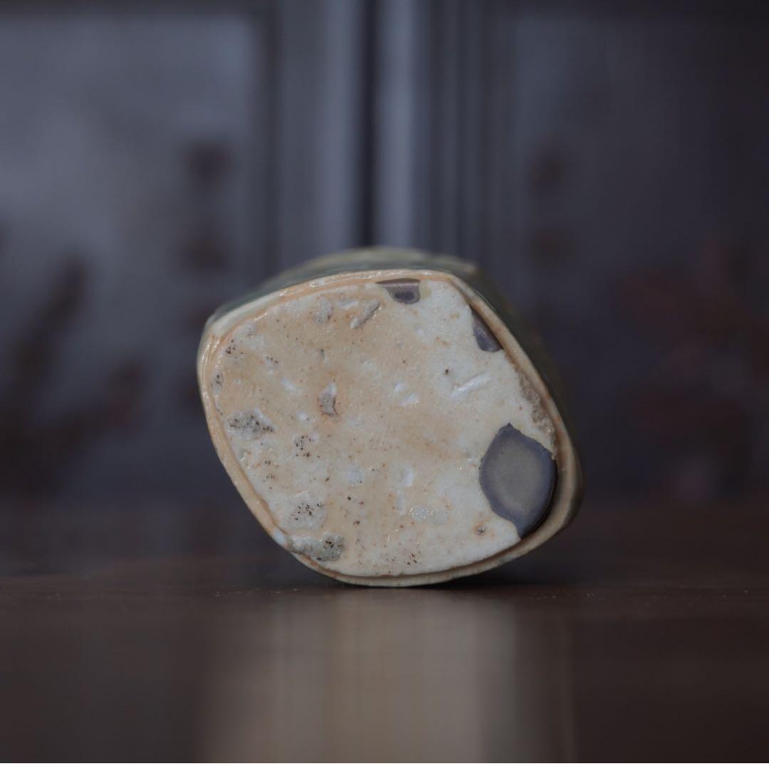 江戸時代　前期　古伊万里　古九谷様式　青磁牡丹文　猪口　筒盃　酒器　ぐい呑　盃