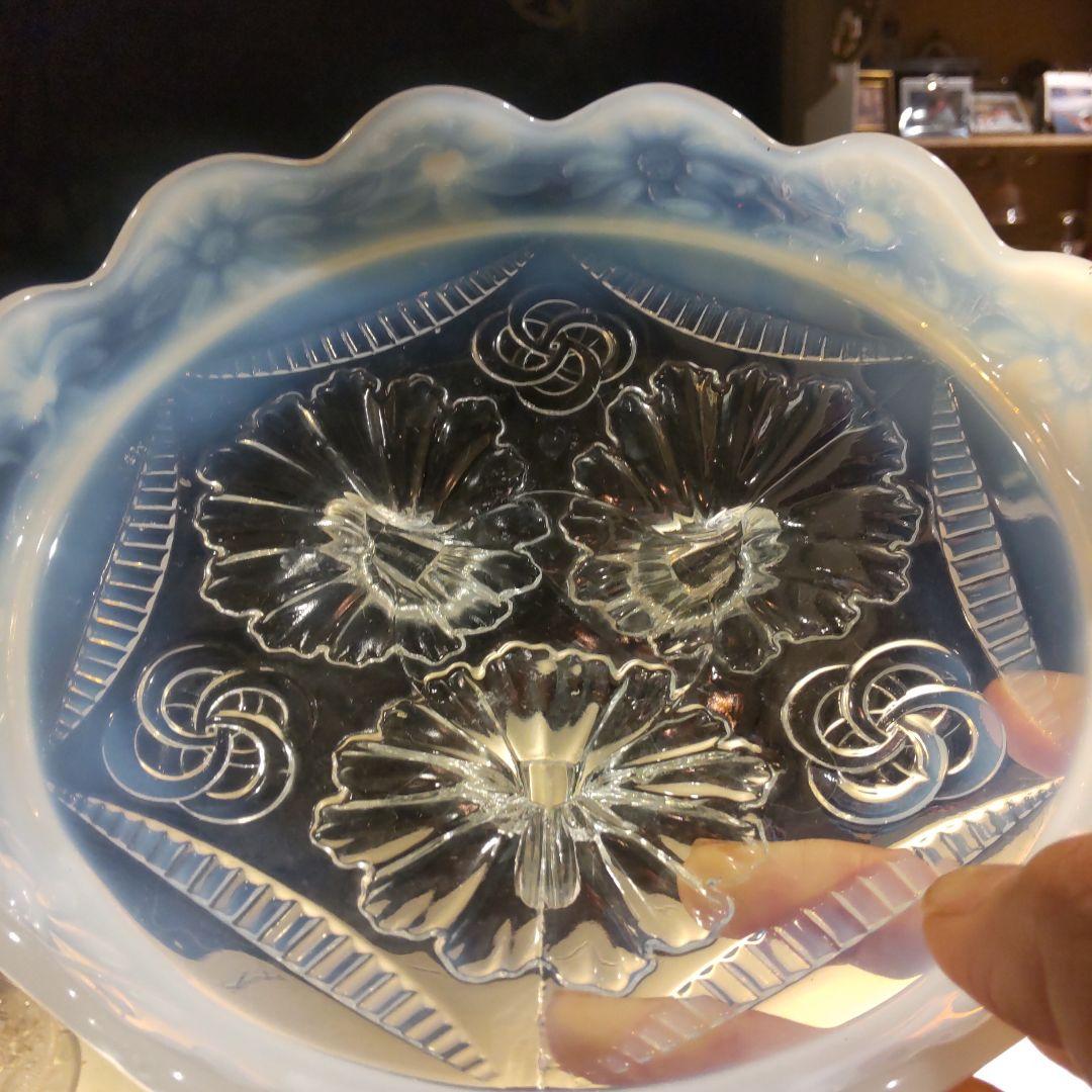 ノースウッド　ラッフルデイジーバンド オパールセント　スクロール飾り脚付きボウル