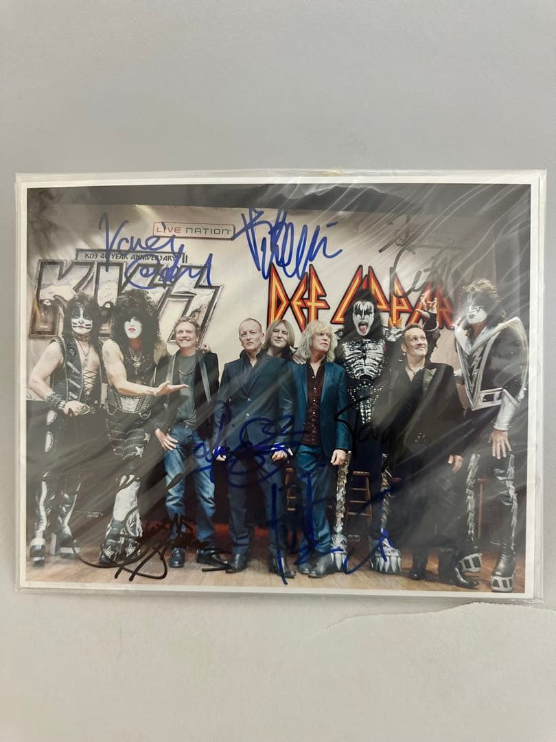 KISSとDef Leppardの共同サイン入り写真と証明書