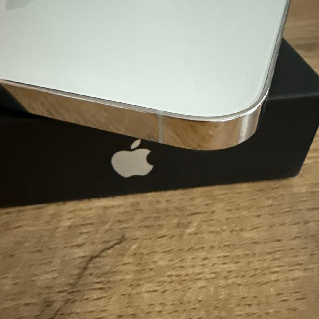 iPhone 12 Pro Max シルバー 256GB ケース、フィルム付き